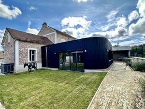 Extension en bois brûlé