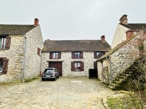 TRANSFORMATION D’UNE GRANGE EN HABITATION ET RENOVATION D'UNE MAISON DESTINEE A LA LOCATION